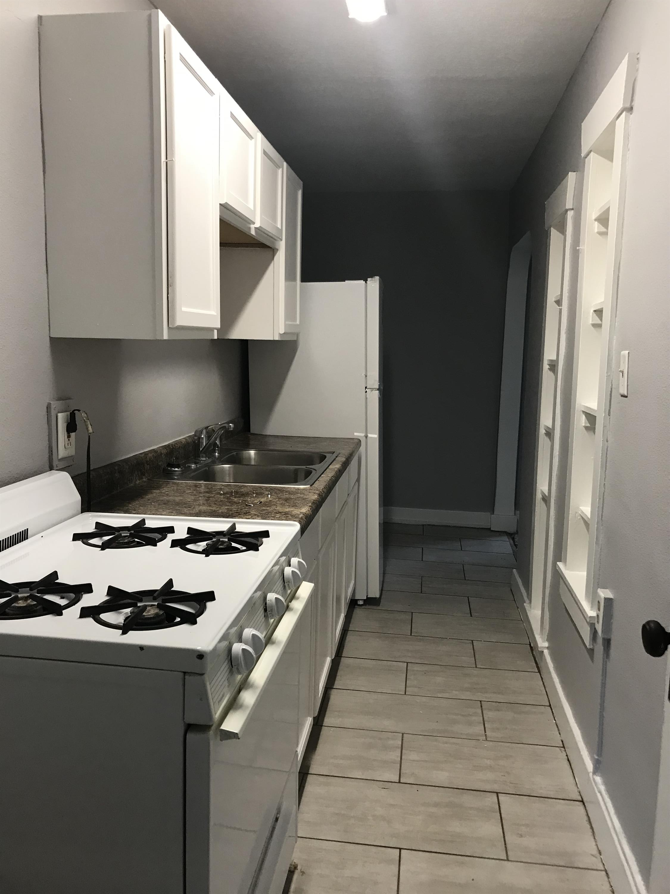 2835 Center-4